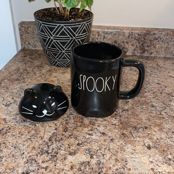 Rae Dunn Black Spooky Mug with Black Cat Topper - Picture 2 of 3